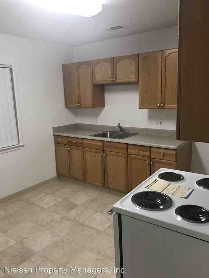 731 Poplar Ave - Photo 2 of 6