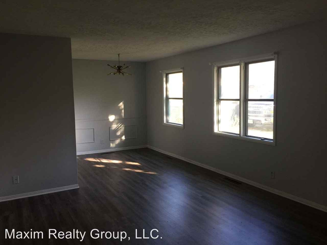 740 S 69th St - Photo 3 of 12