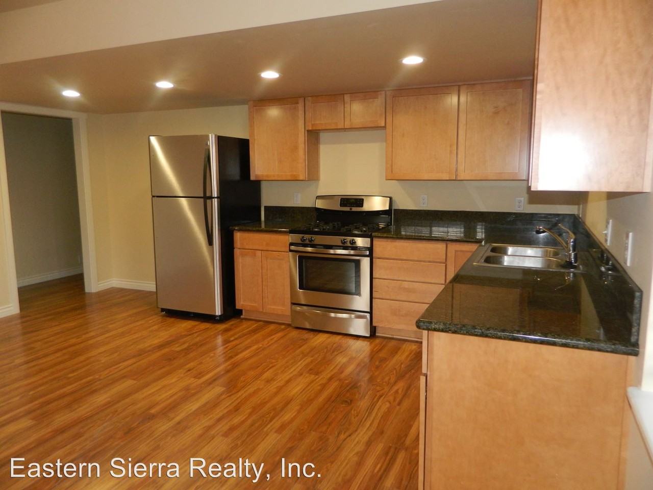 218 E Line St - Photo 3 of 13