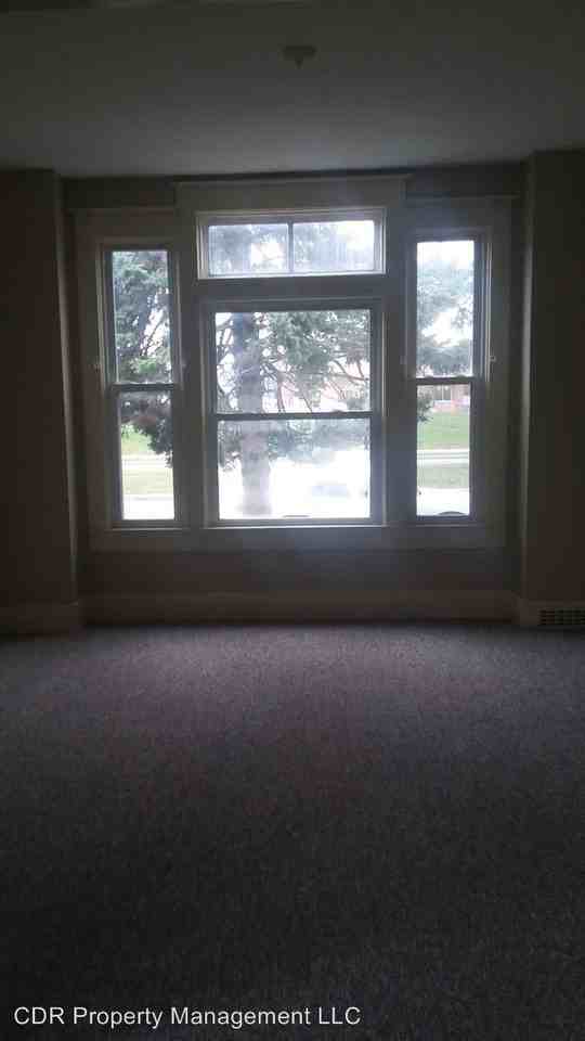 1922 63rd St - Photo 2 of 8