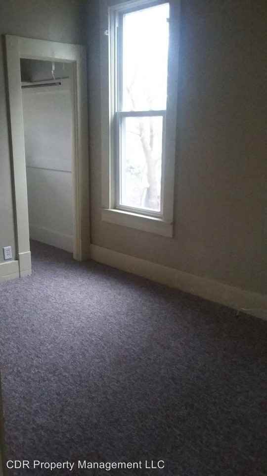 1922 63rd St - Photo 3 of 8