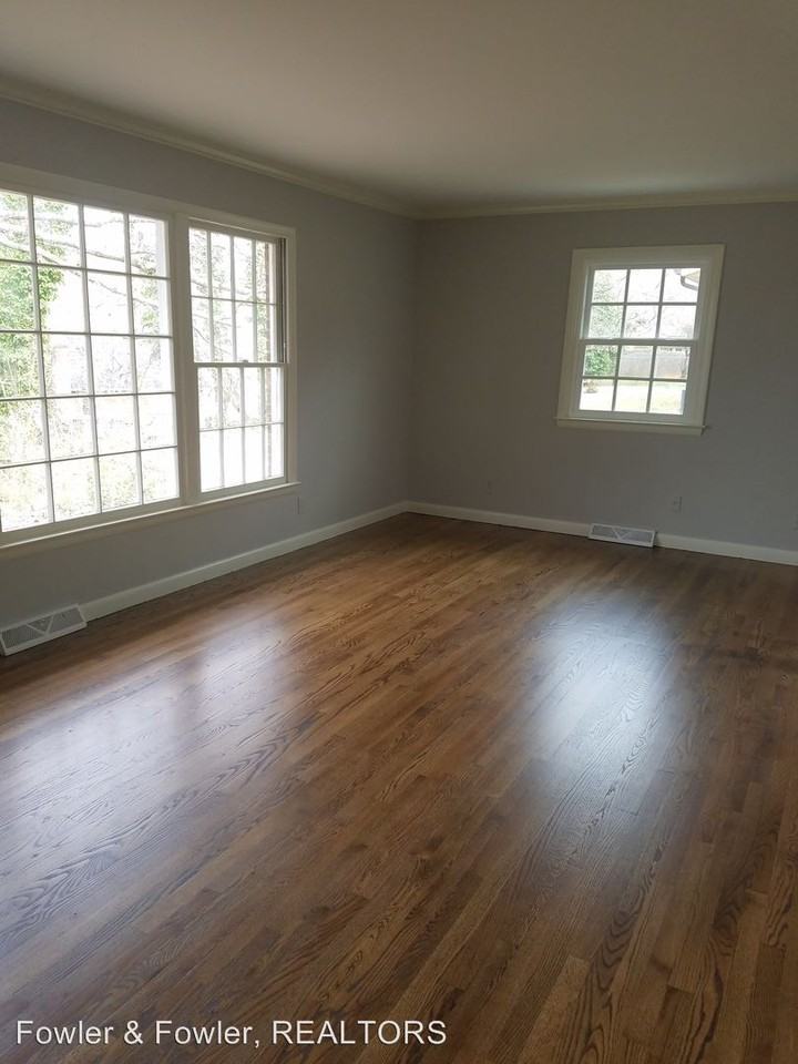 1606 Efland Dr - Photo 2 of 8