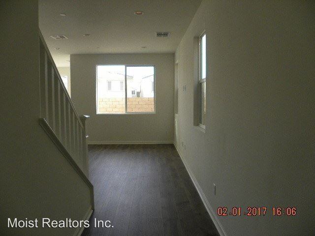 33771 King Street - Photo 2 of 12