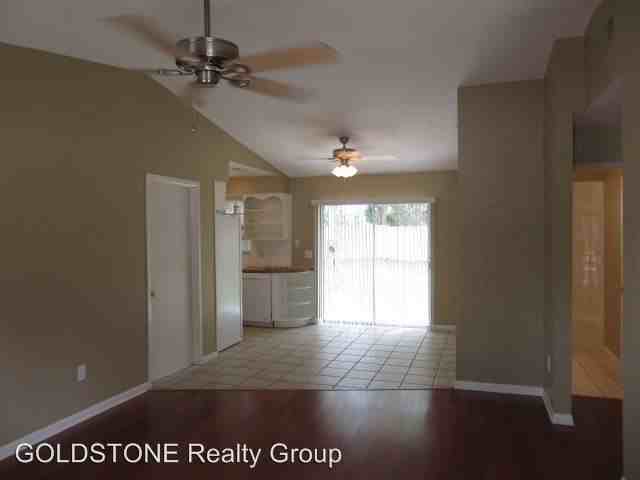 2834 Martha Ln - Photo 2 of 13