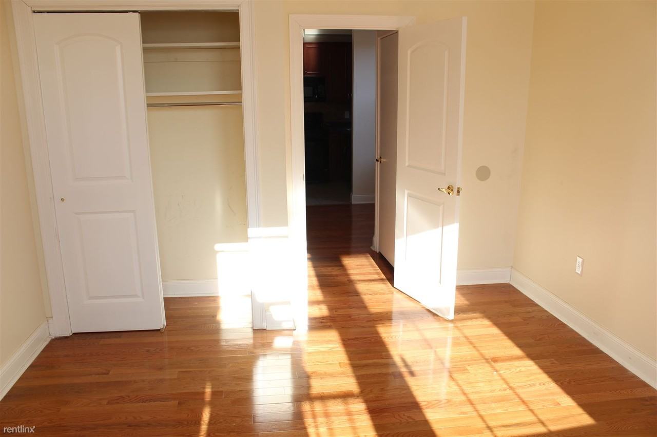 510 40th St - Photo 2 of 10