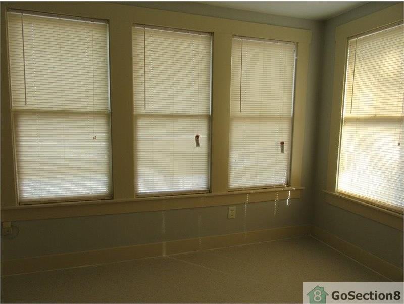 327 E Hart Ave - Photo 3 of 4