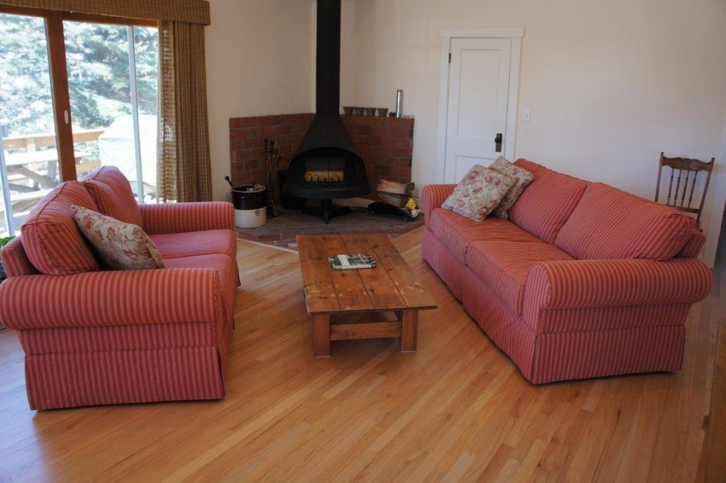 760 Sylvan Dr - Photo 3 of 10