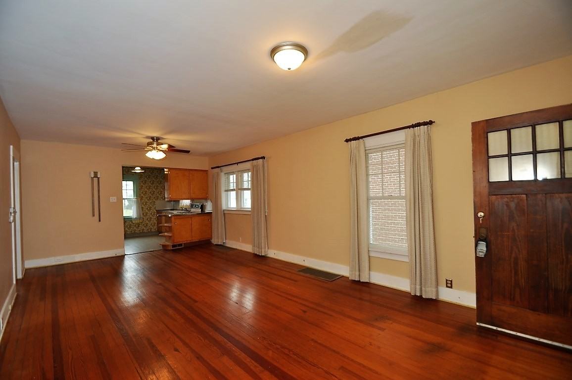 1704 California Ave - Photo 3 of 14