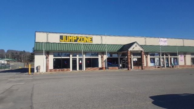 206 Beckley Plaza - Photo 2 of 5