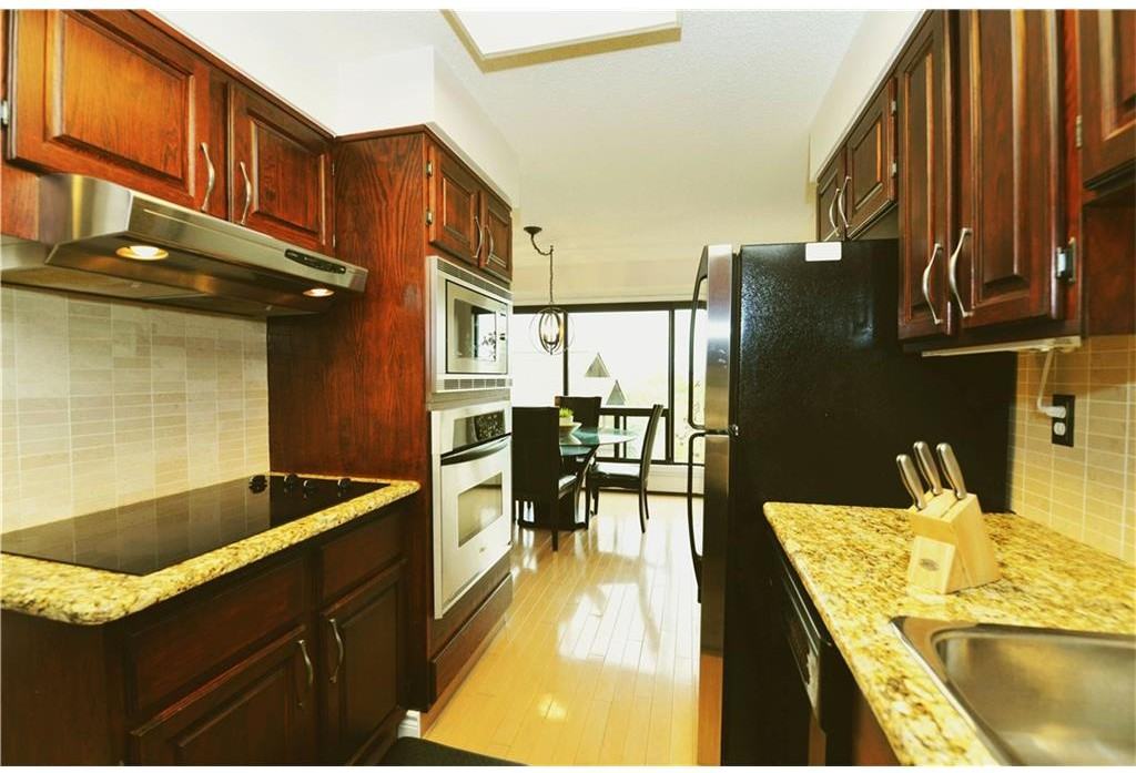 320 Meredith Rd NE - Photo 3 of 33