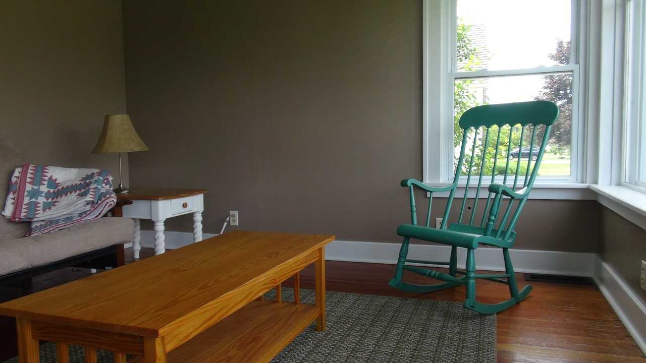 1107 State St - Photo 2 of 6