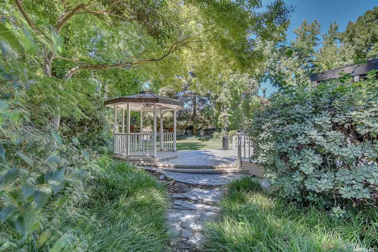 9231 Hildreth Ln - Photo 3 of 22