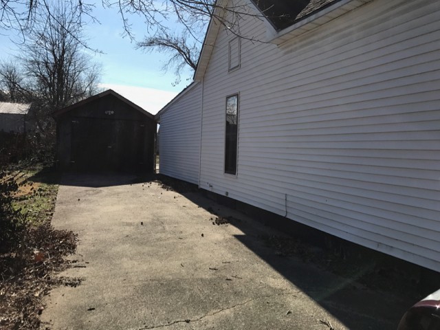 308 E Lindell St - Photo 2 of 18