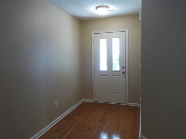 108 Elbow Cir - Photo 2 of 15