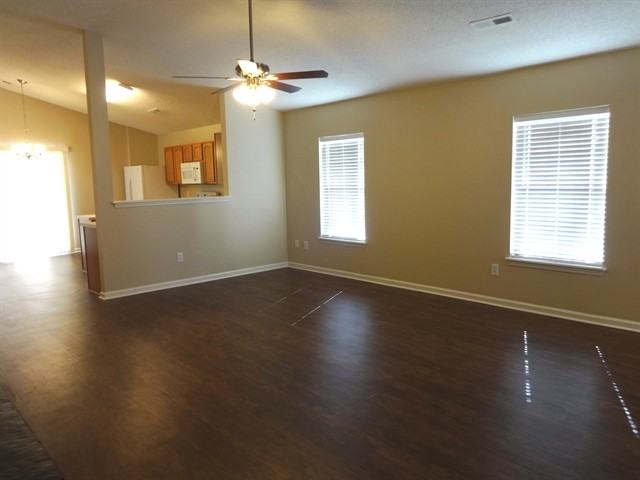 108 Elbow Cir - Photo 3 of 15