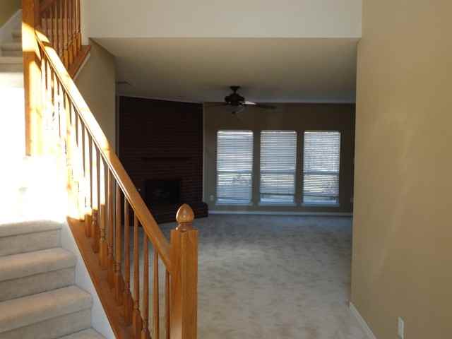 461 Lakefield Dr - Photo 2 of 22