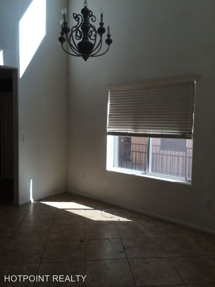 5647 Merced St - Photo 2 of 13