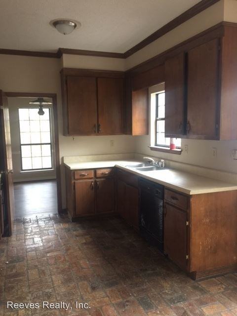 5275 Maudelayne Dr N - Photo 3 of 6