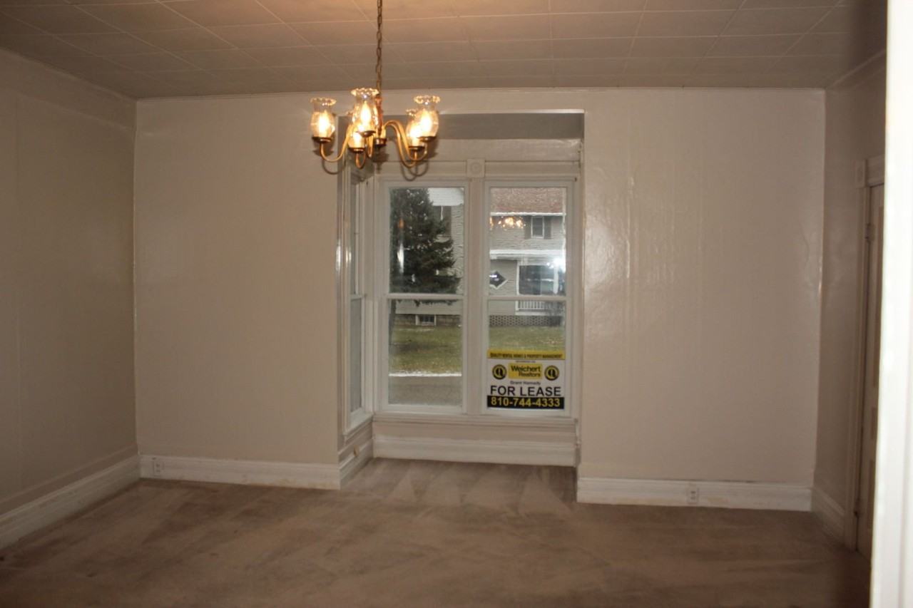 299-201 E Main St - Photo 3 of 11