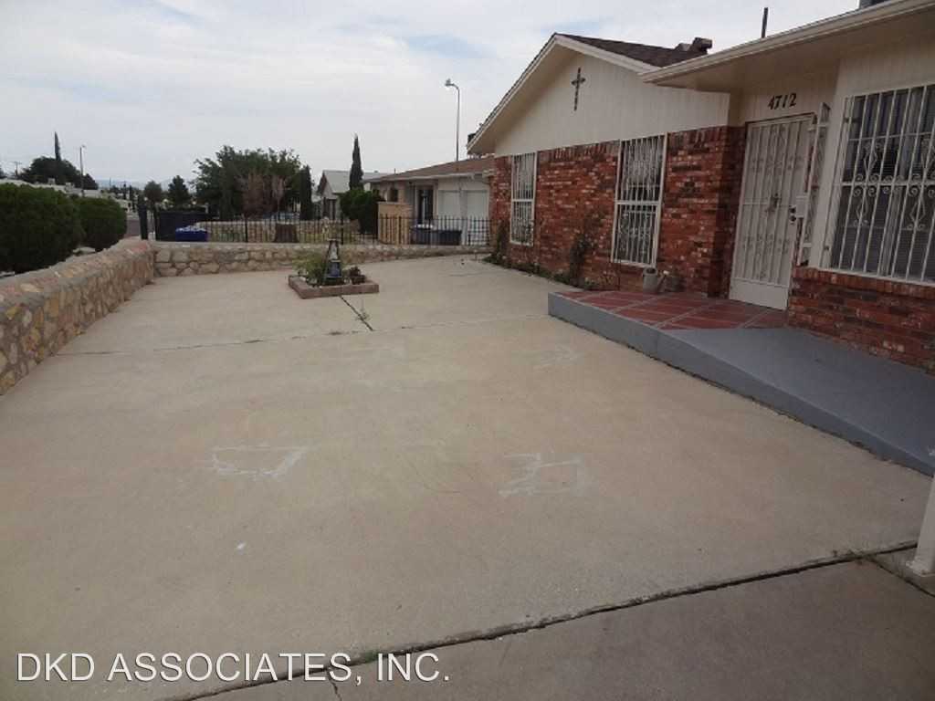 4712 El Campo Dr - Photo 3 of 28