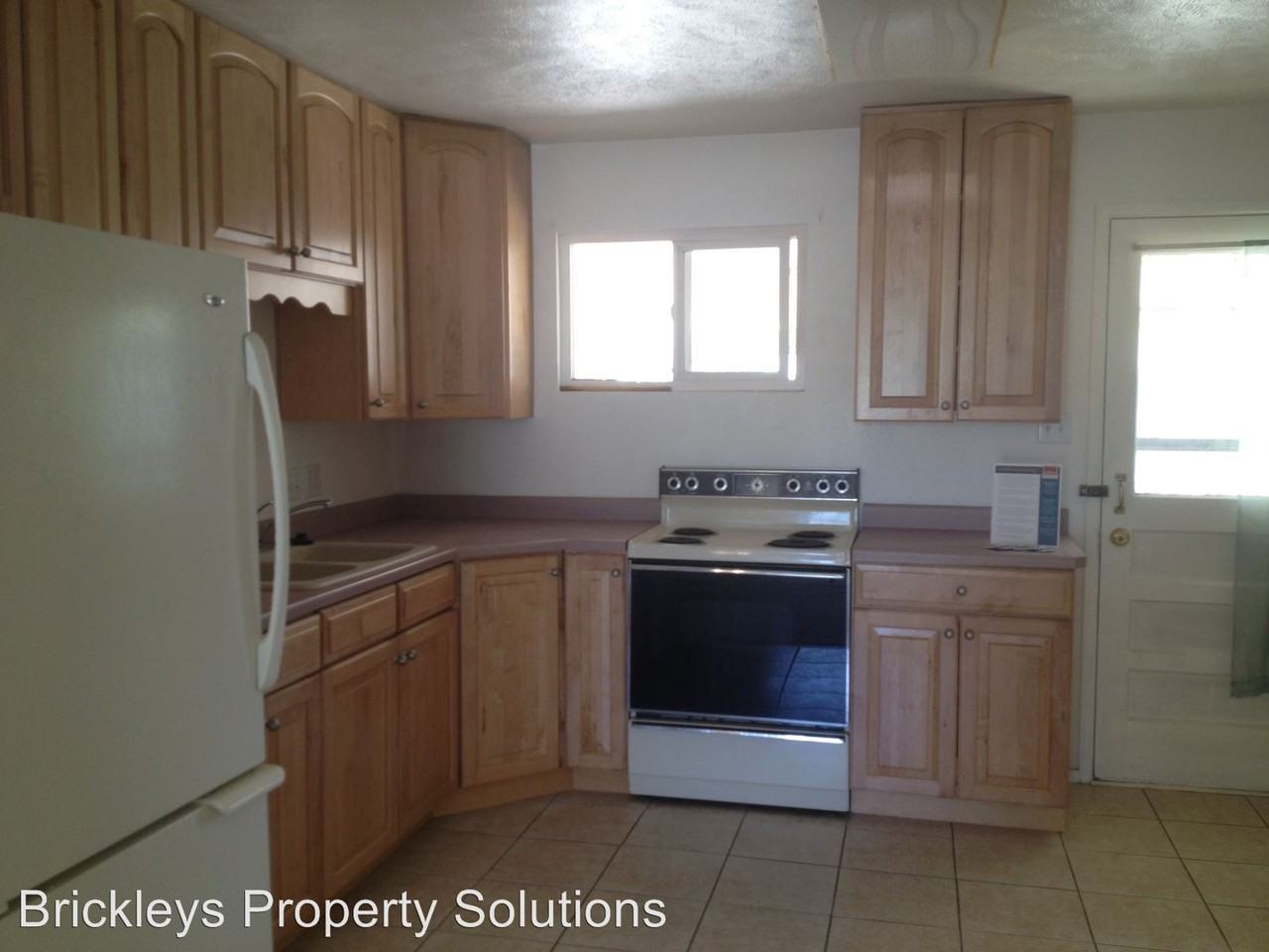 9022 Cordova Ave NE - Photo 2 of 10