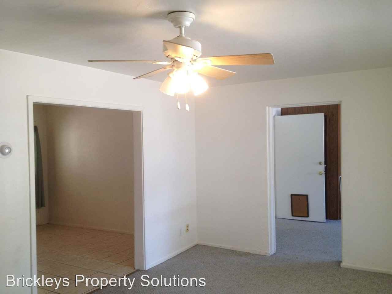 9022 Cordova Ave NE - Photo 3 of 10