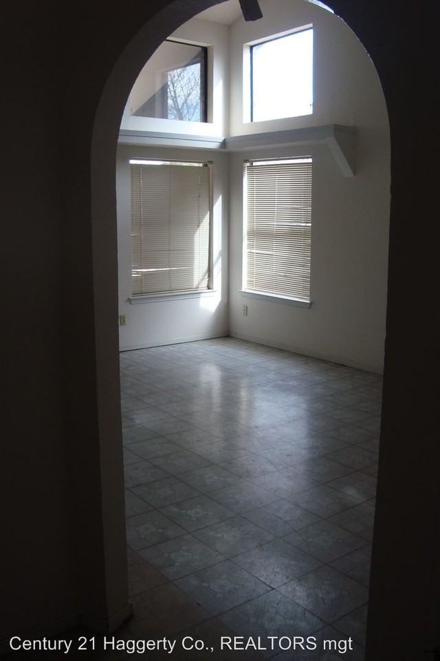 11355 Still Water Ct - Photo 2 of 15