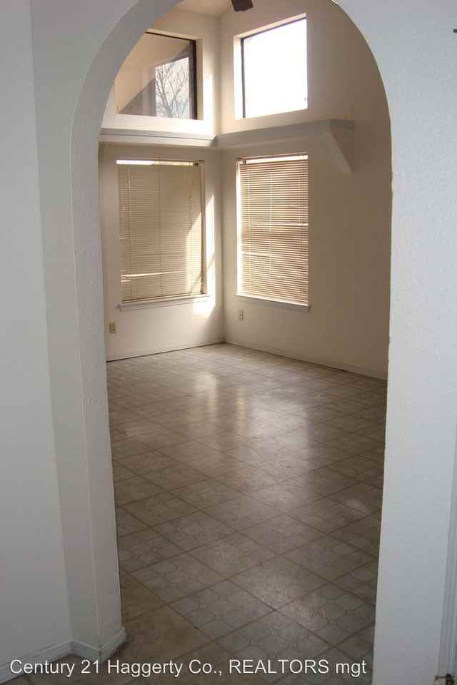 11355 Still Water Ct - Photo 3 of 15