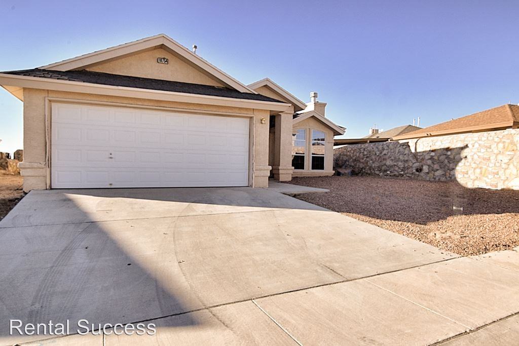 10754 Spring Valley Cir - Photo 3 of 32