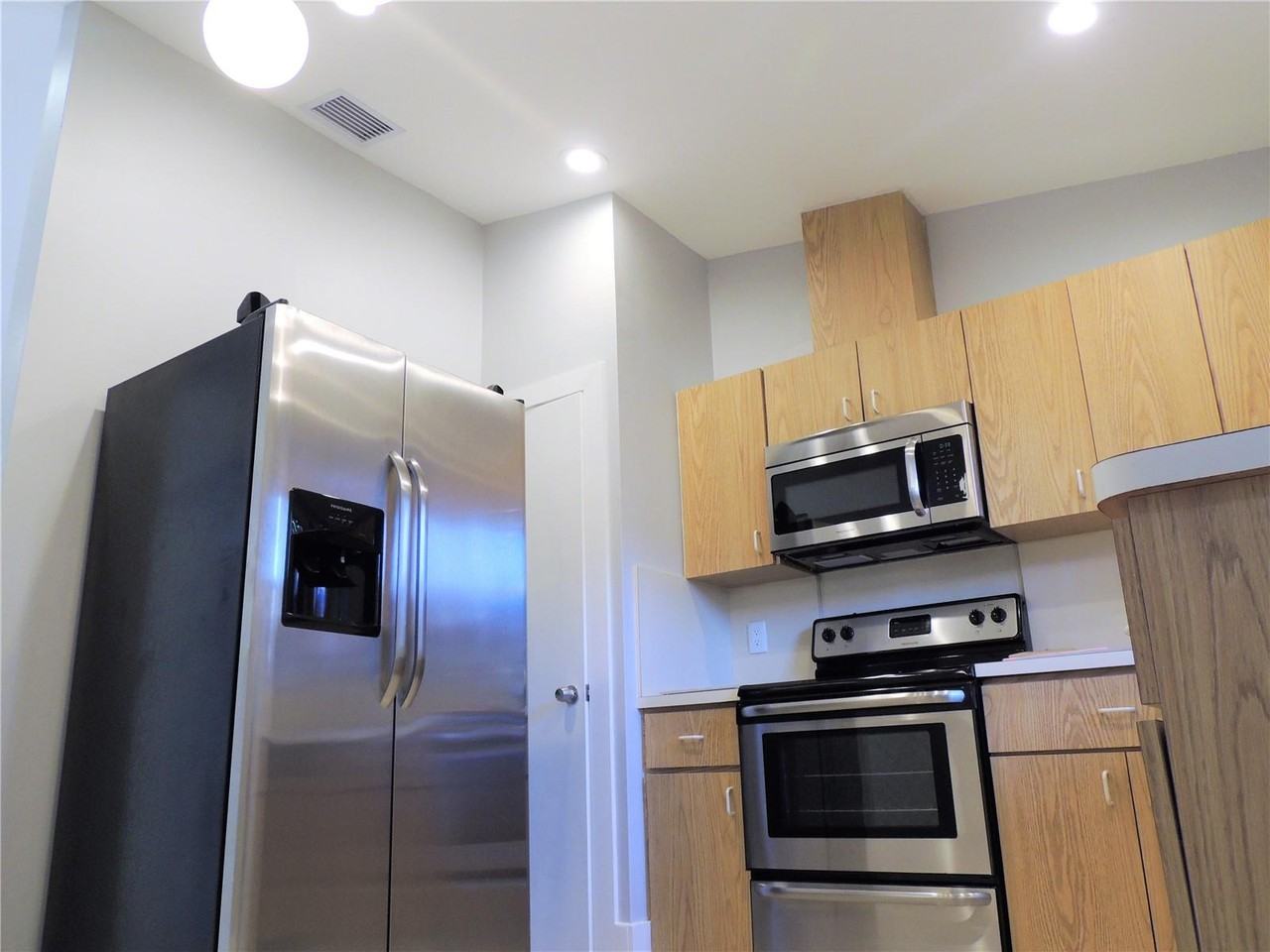 2241 Roosevelt St - Photo 3 of 8