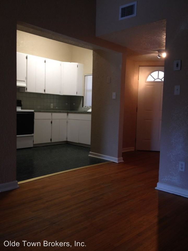 225 S Summerlin Ave - Photo 3 of 4