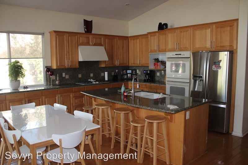 1508 Valley Dr - Photo 3 of 22