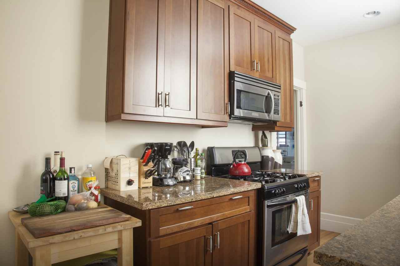 2124 Hyde Street - Photo 3 of 10