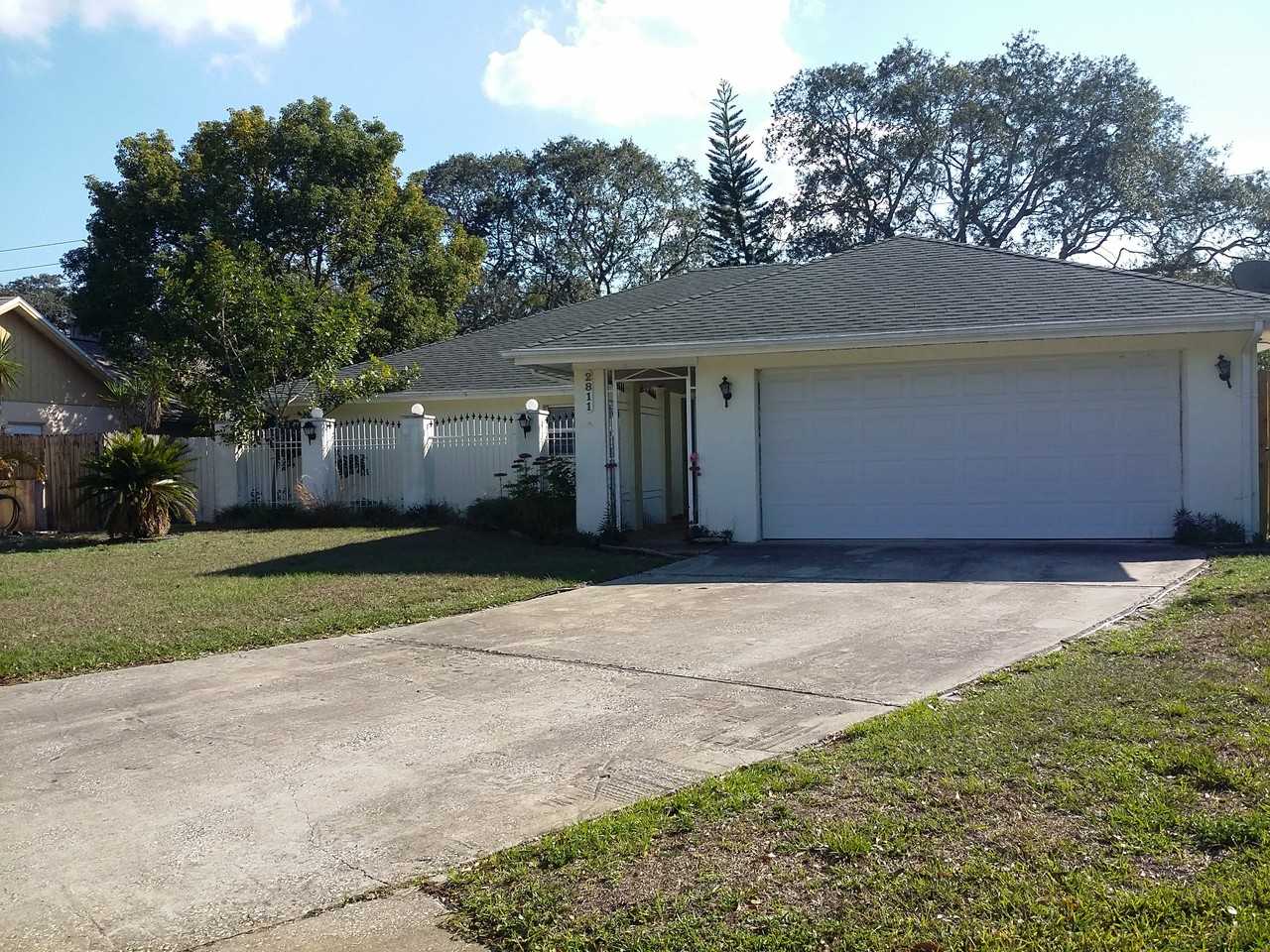 2811 Gloria Ct - Photo 2 of 12