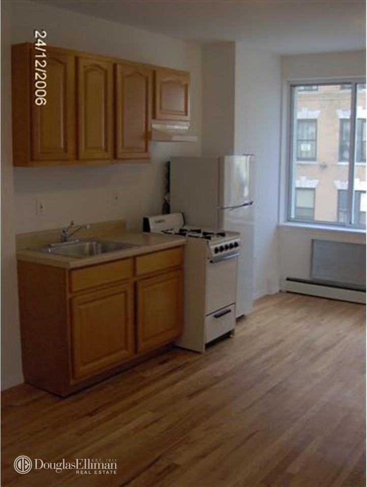 East 13th Street & First Ave #4S