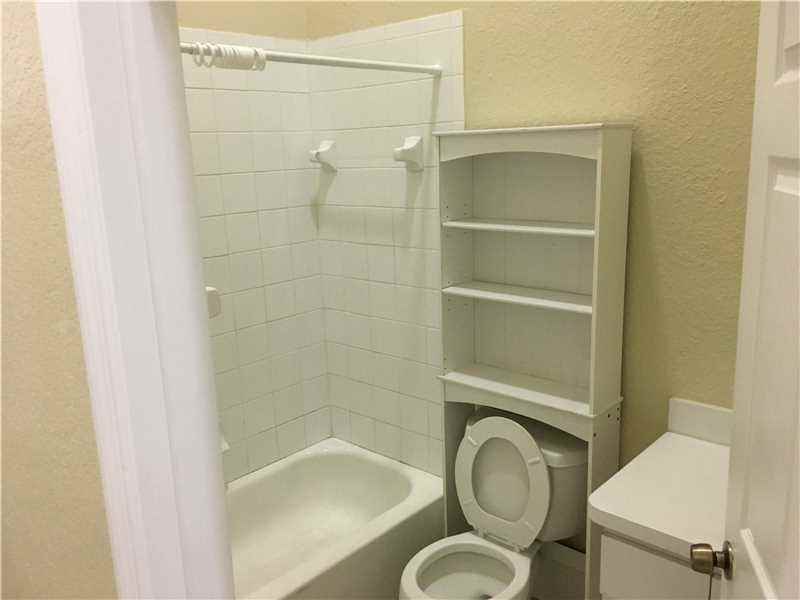 2518 Lincoln Street - Photo 3 of 6