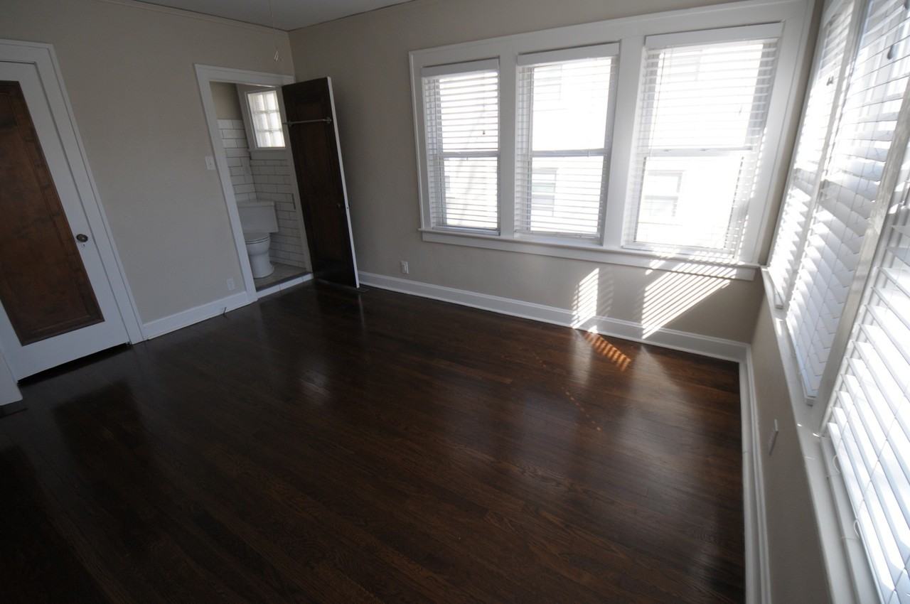 1111 W 49 St - Photo 2 of 8