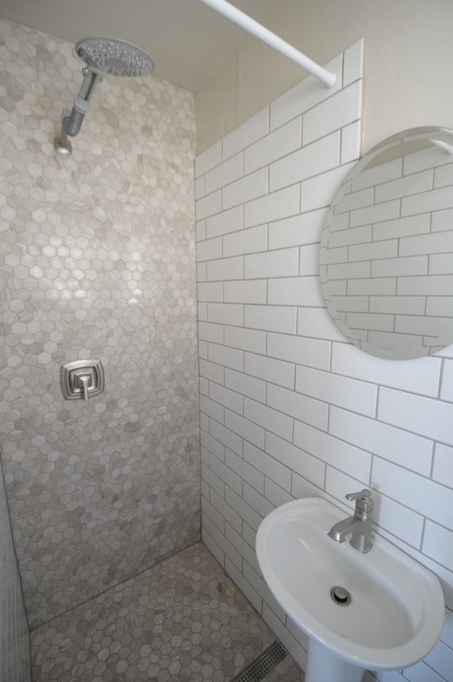 1111 W 49 St - Photo 3 of 8