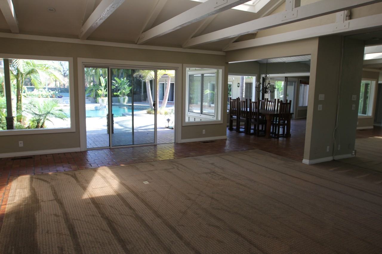 2141 Mesa Dr - Photo 3 of 4