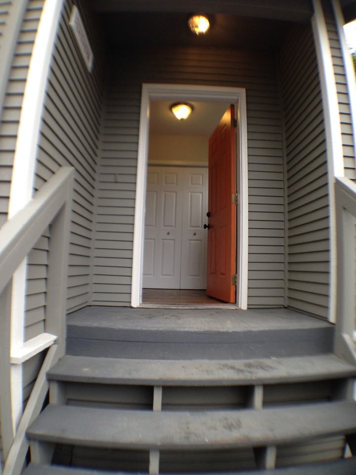 3318 Claremont Ave S - Photo 2 of 13