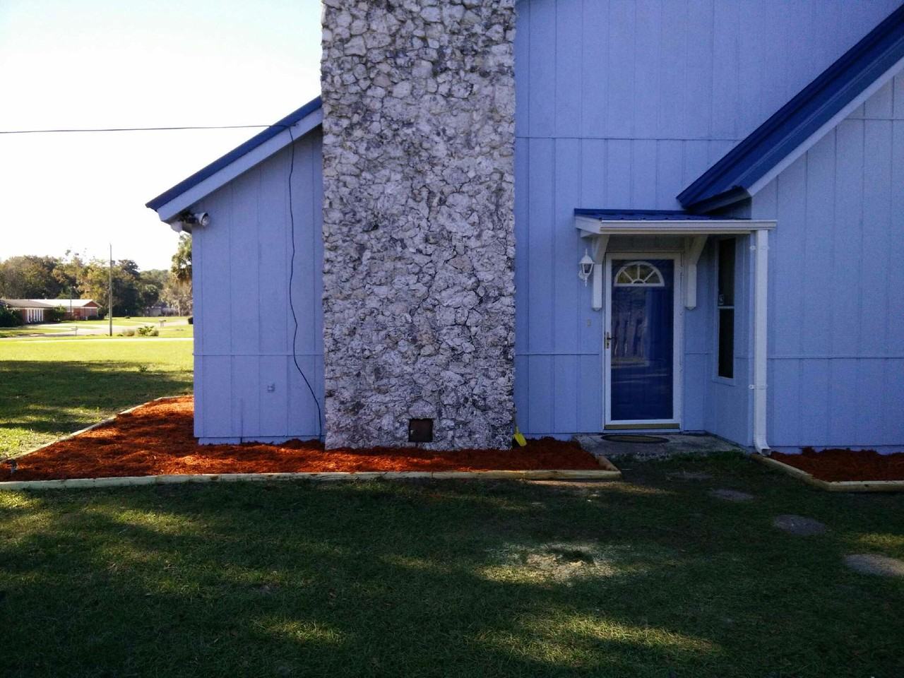 215 River Dr - Photo 3 of 31