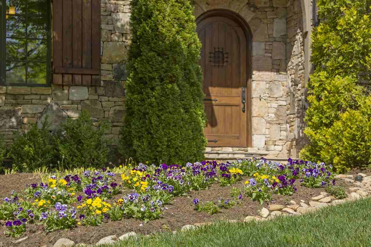 1932 White Tree Trail - Photo 3 of 23