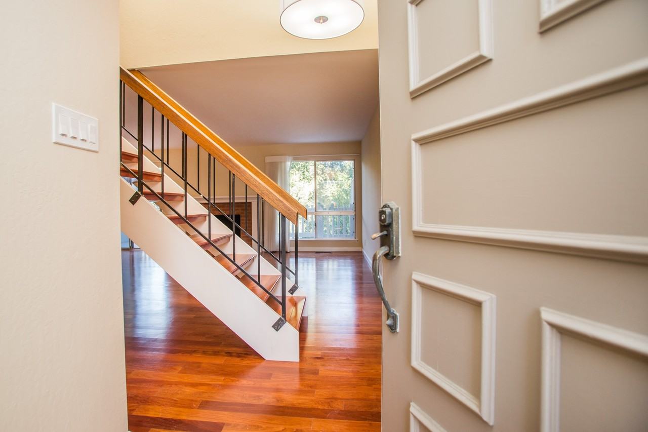 1646 Bayridge Way - Photo 3 of 32