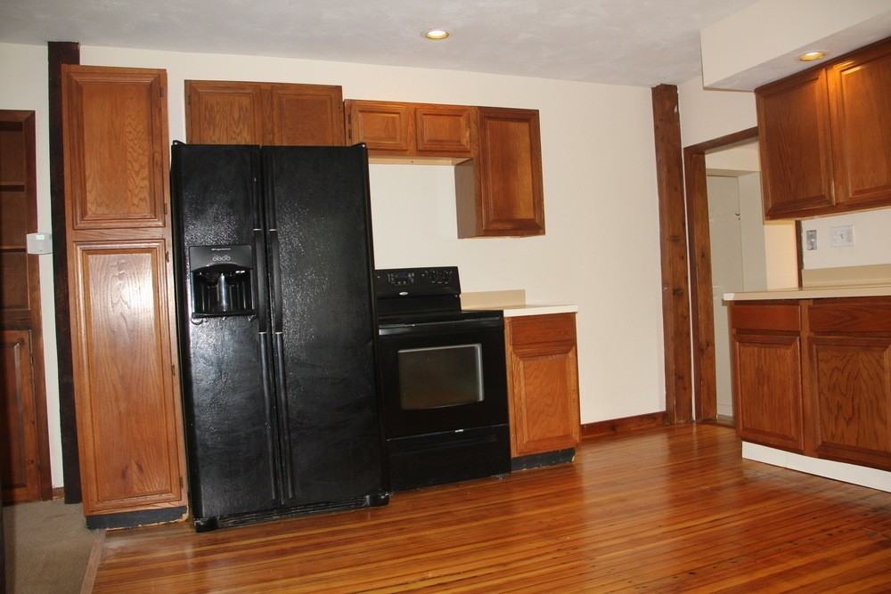 105 Tunxis St - Photo 2 of 11