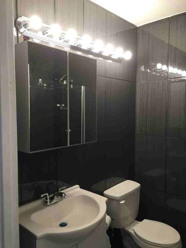 1325 Parkinson Ave - Photo 2 of 7