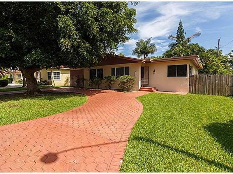 331 189th St - Photo 2 of 14