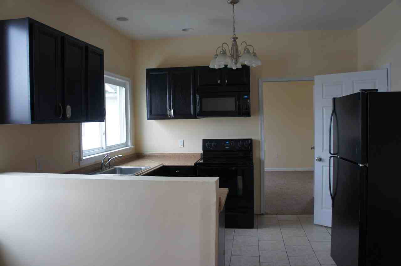 934 Capouse Ave #2, 3 - Photo 3 of 10