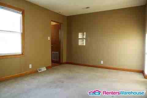 1229 E 35th Ct #2 - Photo 2 of 15