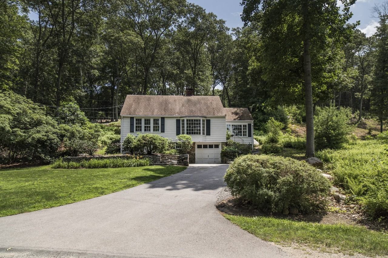 50 Cove Rd - Photo 3 of 30