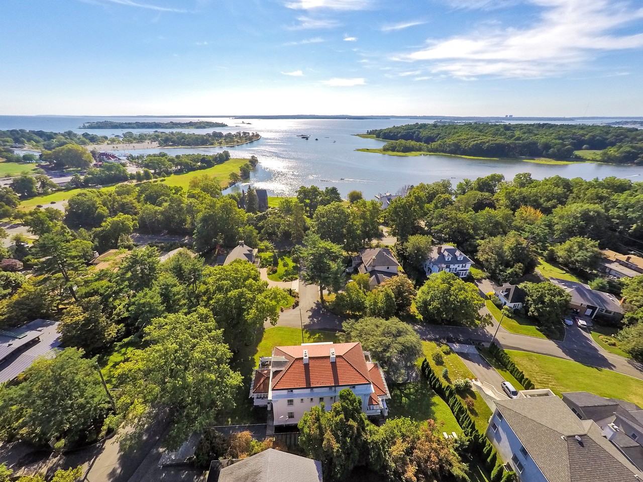 1475 Roosevelt Place - Photo 2 of 30